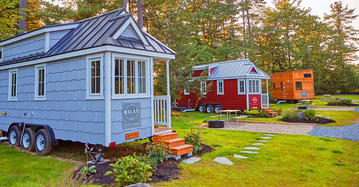 In and Around New Hampshire’s Tuxbury Pond | Petite Retreater