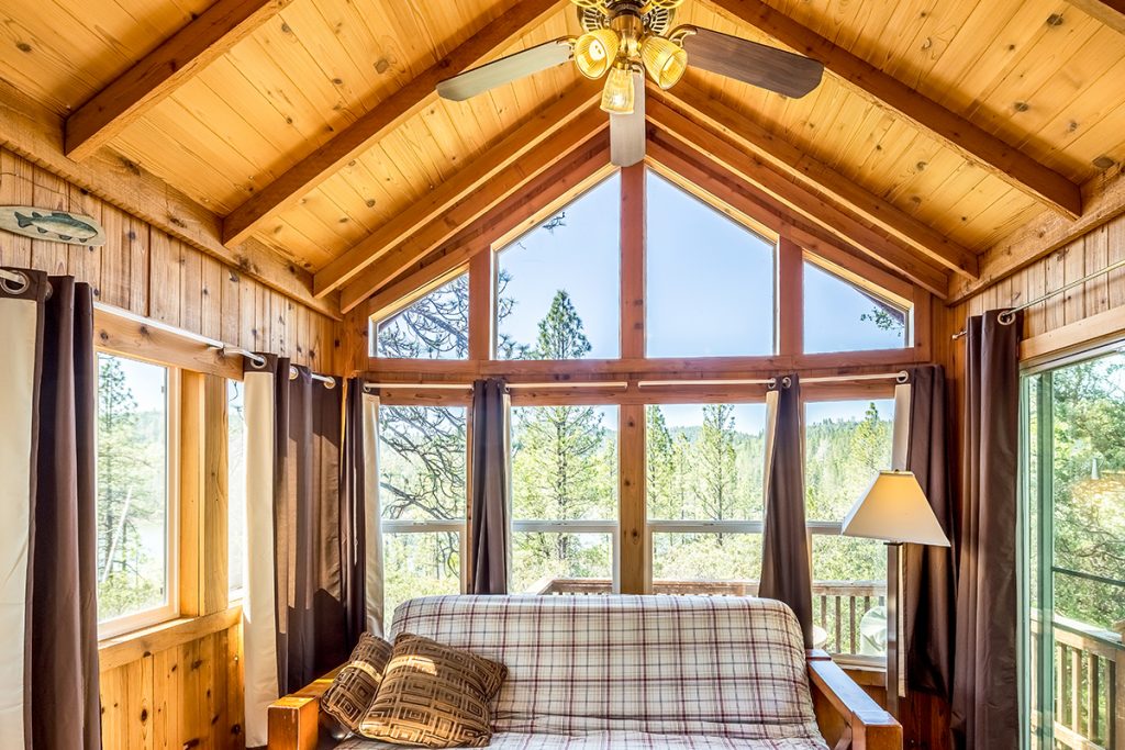 Views for days at this Lake of the Springs Cabin in California.