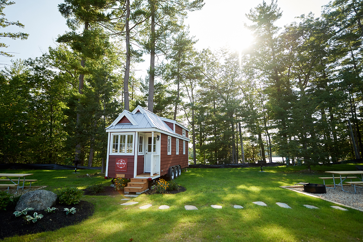 Small house in a village. Вилладж Хаус Ступино. Tiny House Village. Tuxbury Homes. Tuxbury Homes keep it clean.