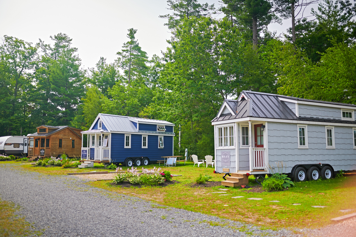 TuxburyPond_TinyHouseVillage Petite Retreater