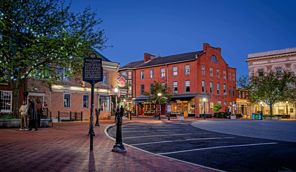 Downtown Gettysburg, PA at night